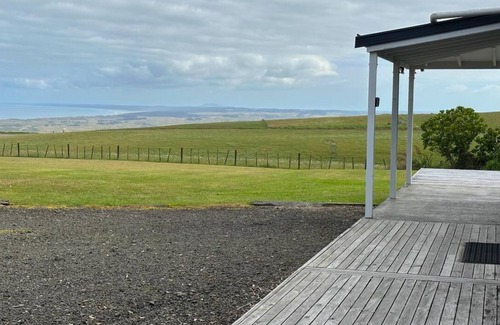 Ahipara Cottage | Relax and enjoy the view, 5 minutes drive from Ahipara beach