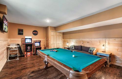 Sevierville House | Relax and Recharge Sauna Hot Tub and Gym