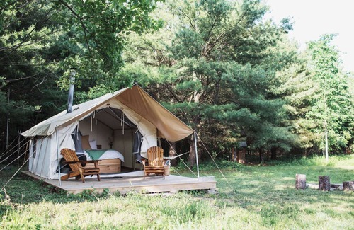 Johnsonville House | Relax and reconnect at Overlook- Graceful Acres Farmstay at Otter Creek Farm