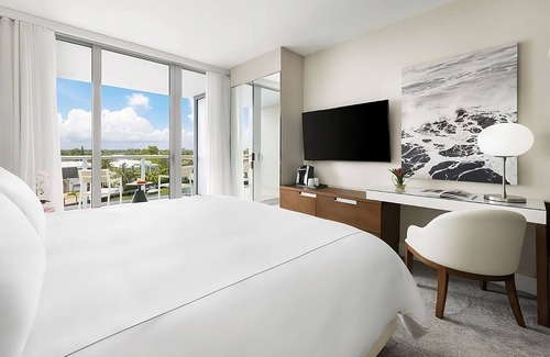 Bay Harbor Islands Hotel | Relax and Unwind! Family-friendly Unit w/Balcony, Rooftop Pool. Parking On-Site
