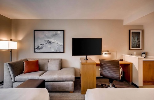 Mountain House Hotel | Relax and Unwind! 3 Pet-friendly Units, Outdoor Jacuzzi, Free Shuttle, Breakfast