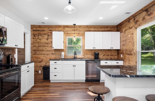 Bentonville House | Relax and Unwind at River Front Oasis w/Hot Tub