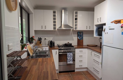 Terrigal House | Relax and unwind in natural setting near Terrigal lagoon & beach