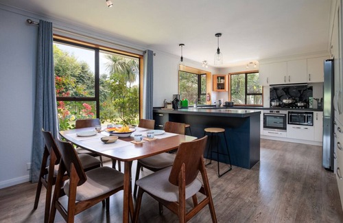 Blenheim House | Relax and unwind in your home away from home in a large private home