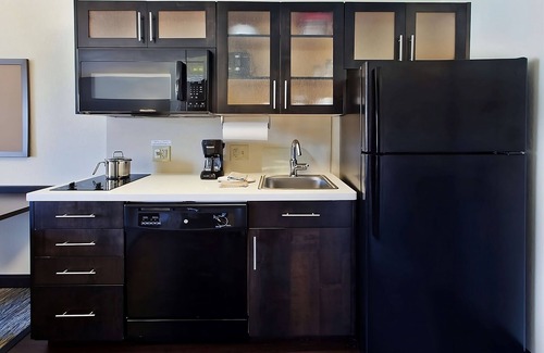 Horsham House | Relax and Unwind! Kitchen, Pet-friendly Property, Near Fair Oaks Park