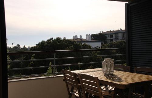 Telheiro Apartment | Relax and unwind : pool, garden, beach & city