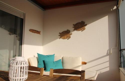 Telheiro Apartment | Relax and unwind : pool, garden, beach & city