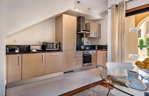 Praia da Luz Hotel | Relax and Unwind! Spacious 2BR Apartment, Fully-equipped Kitchen, Outdoor Pool!