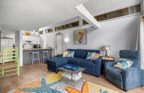 Crystal River House | Relax and unwind in this unique waterfront property!