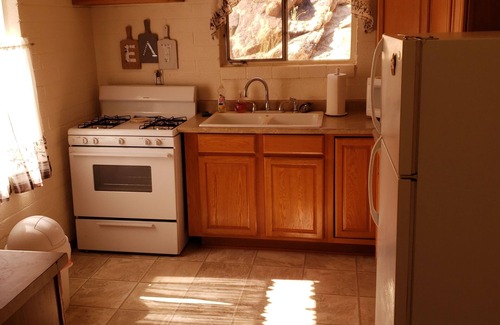 Lucerne Valley Cottage | Relax and unwind at the Sundowner Ranch