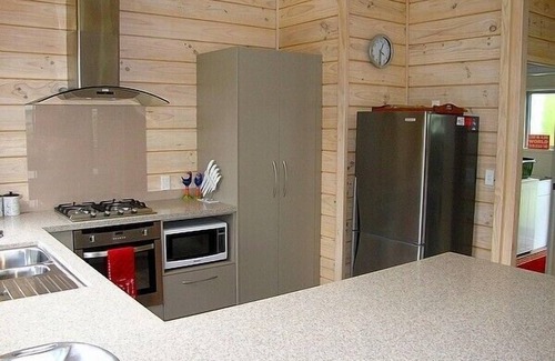 Hahei Cottage | Relax at Cooks - Cooks Beach Holiday Home