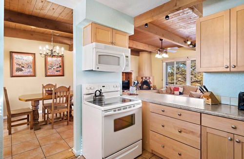 Northeast Santa Fe Hotel | Relax At Home While You're Here in Santa Fe - Downtown Location