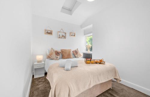 Keighley House | Relax at Little Hawkcliffe