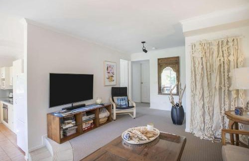 Mollymook Beach Apartment | Relax at The Sands