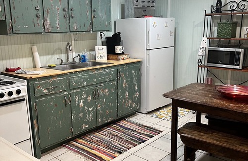 Hayesville House | Relax at the Shabby Chic Lake house