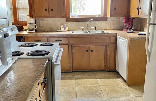 Bon Secour House | Relax at the Taylor House in Historic Bon Secour!