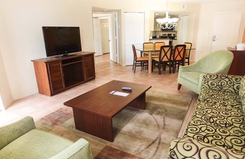 Weston Resort | Relax at Vacation Village Resort near Bonaventure Golf Club!