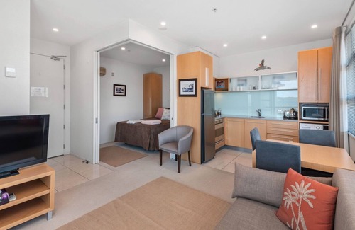 Taupo Cottage | Relax at Waimahana - Taupô Holiday Apartment