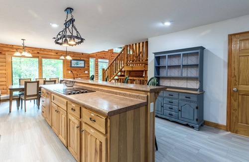 Big Creek House | Relax at Windsor Cove Norris Lake - 7 BR, 4,700 Sq ft, 2 Story Dock, Fire Pit