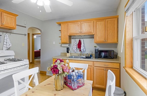 Bay View House | Relax by Lake Michigan within 2 mins