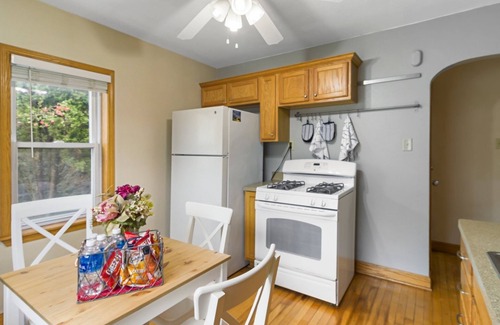 Bay View House | Relax by Lake Michigan within 2 mins