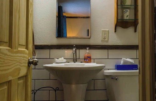 Rice Lake Cabin | Relax by the lake in Room 10 - The Antique Room - Curriers Lakeview