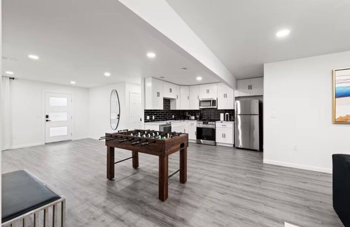 West Arlington House | Relax by the POOL in Arlington TX 3B2B home. 10 min from AT&T Stadium/Six flags