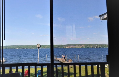 Niobe Apartment | Relax! CHQ Lake Heaven: Open Views, Dock&Big Yard