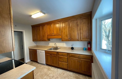 Lemont House | Relax comfortably near PSU.