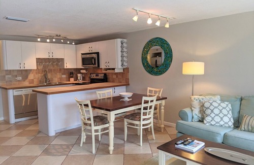 George Town House | Relax Enjoy and Play