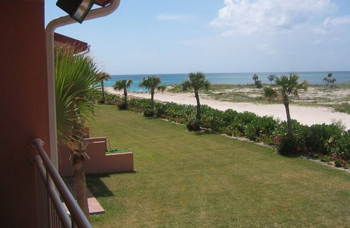 South Bimini House | Relax- Forget All of Your Troubles!
