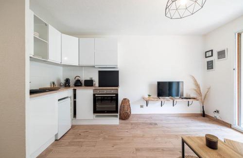 Cros-de-Cagnes Apartment | Relax Garden, Swimming pool in French Riviera