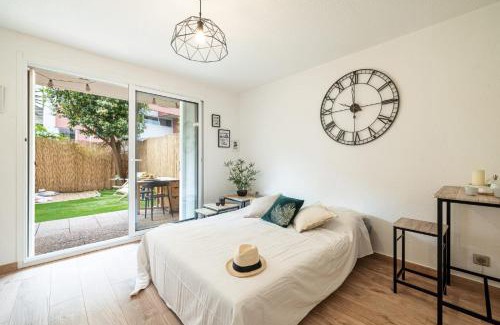 Cros-de-Cagnes Apartment | Relax Garden, Swimming pool in French Riviera