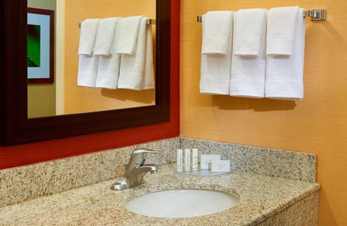 West Dundee House | Relax in 3 Family-Friendly Units, Pool, FREE Parking, Close to Santa's Village!