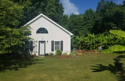 Greensboro Cottage | Relax in a Resort like setting