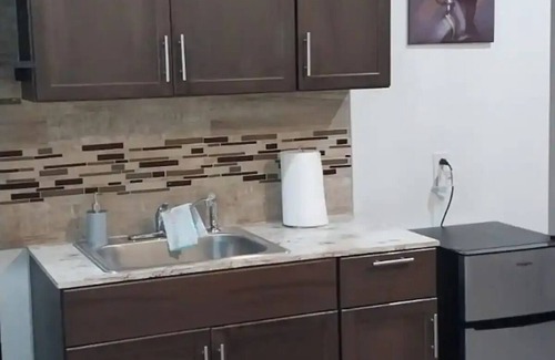 Nassau House | Relax in a Safe Environment Located in a Gated Community n5 minutes from Airport