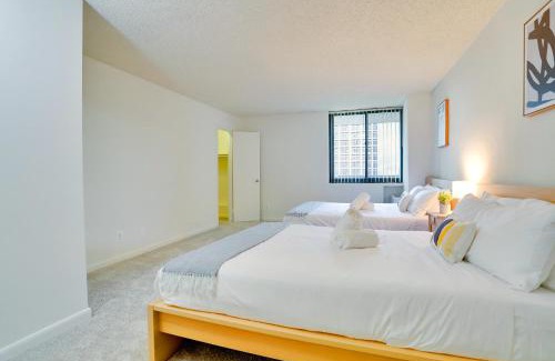 Crystal City Apartment | Relax in an Apt Close a The Best Landmarks