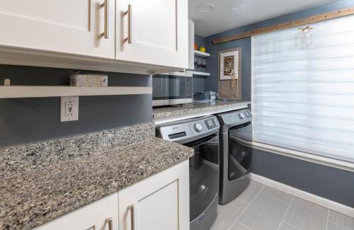 Oceanmarsh Subdivision House | Relax in Coastal Comfort - 2BR Harbor Island Retreat