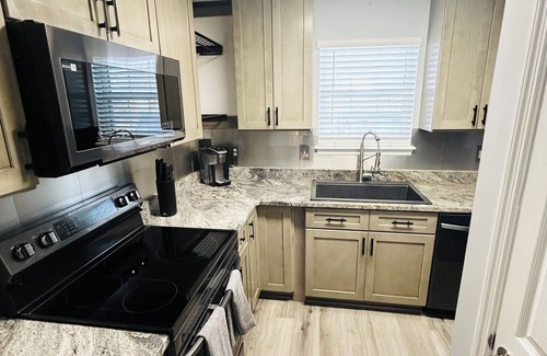 Martinez House | Relax in modern style and comfort in Augusta!