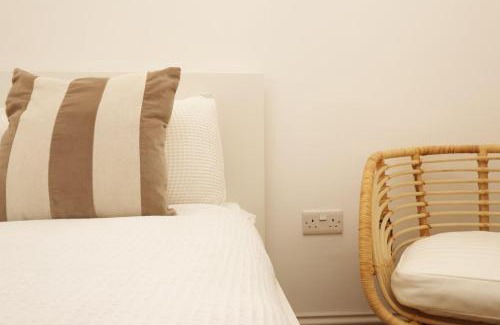 Pontcanna Apartment | Relax in Pontcanna 1BR with Parking