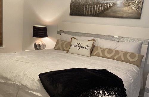 Hoover House | Relax in spacious Hoover condo