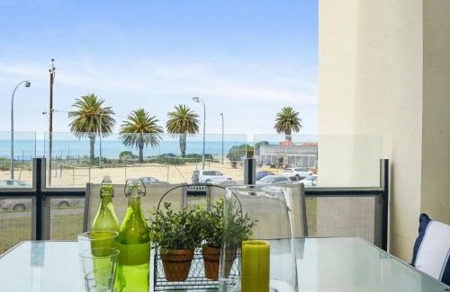 Victor Harbor Apartment | Relax in Style Comfort