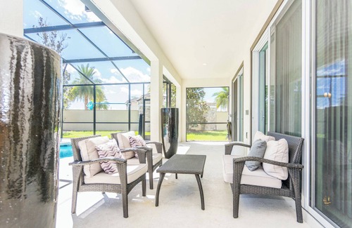 Kissimmee House | Relax in Style: Elegant Vacation Home in Orlando