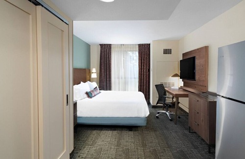 White Station House | Relax in Style & Good Vibes! Free Breakfast