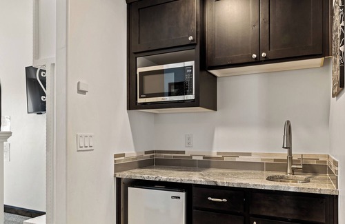 Hurricane House | Relax in Style:Luxurious Vacation Home near Zion Park-Heated Private Pool & Spa