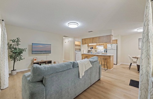 Downtown Zephyrhills House | Relax in Style Private 2BR/2BA Home Away from Home in Zephyrhills