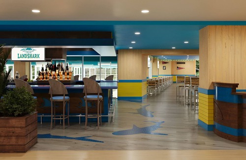 I-435 West KC-KS Hotel | Relax in Style: Spacious Room w/Swimming Pool Near Kansas International Airport