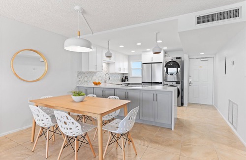 Satellite Beach Condo | Relax in Style: Oceanfront Penthouse with Heated Pool & BBQ Grills ☀️
