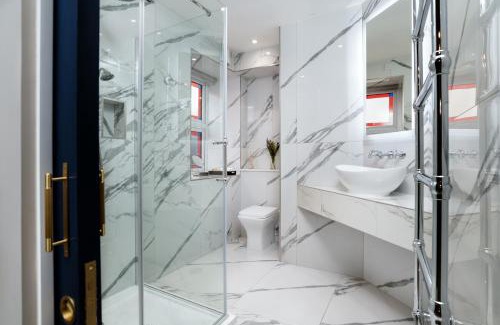 Inverness City Centre Apartment | Relax in Super Size Copper Tub - 2 bedroom villa
