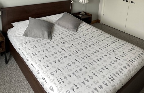 Bayham Apartment | Relax in the Country retreat cozy apartment close to the lake.